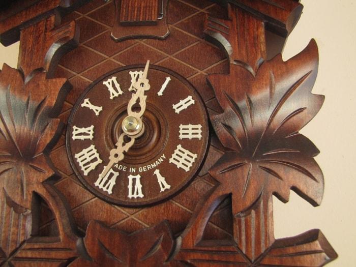 Cuckoo Clock - Sternreiter Bird And Leaf Black Forest Mechanical Cuckoo Clock #8202S
