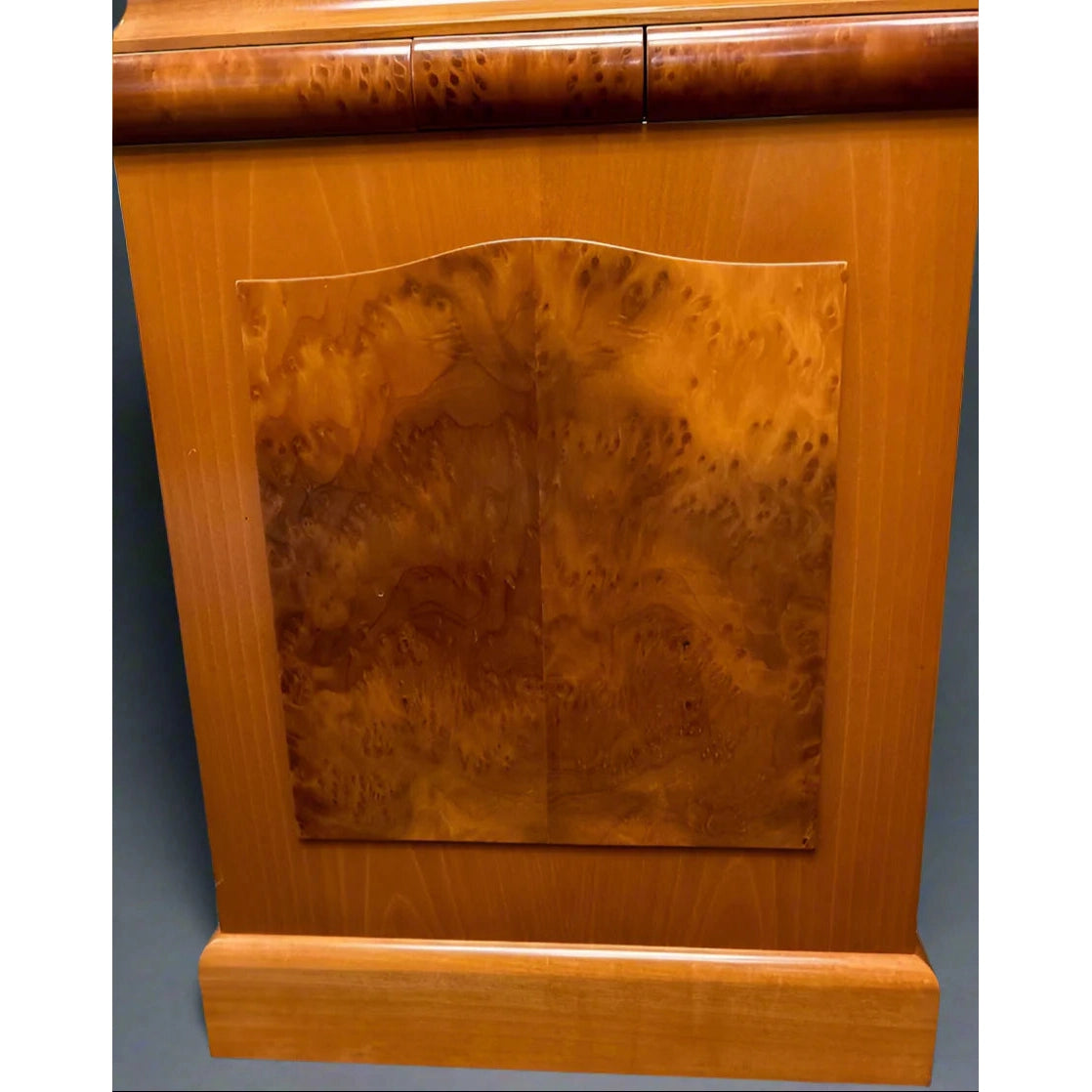 Kieninger BIG DATE Floor Clock, Natural Cherry, Burl Finish, Westminster Chime #01934101