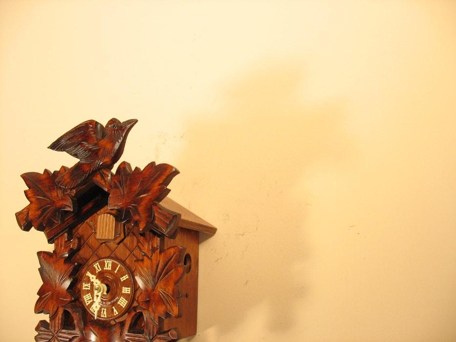 Cuckoo Clock - Sternreiter Bird And Leaf Black Forest Mechanical Cuckoo Clock #1200, Linden Wood
