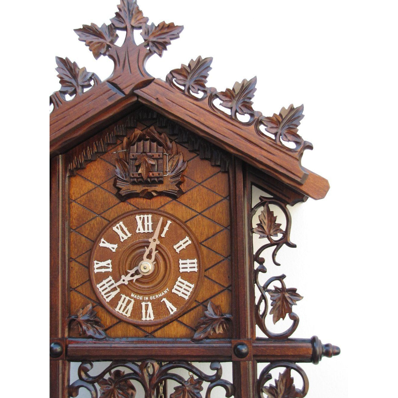 Sternreiter Smaller Design Classic Style Black Forest Mechanical Cuckoo Clock #8229